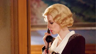 Devatenáct klavírů