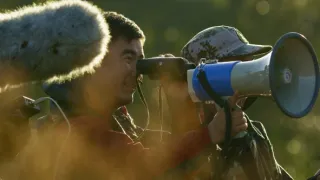 Píseň pro lásku aneb Primáti na seznamce