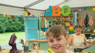 Peče celá Británie Junior IX