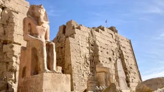 Velkolepý chrámový komplex v Karnaku