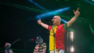 Tři sestry: 40 let na scéně