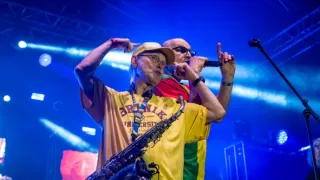 Tři sestry: 40 let na scéně