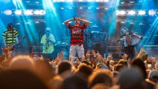 Tři sestry: 40 let na scéně