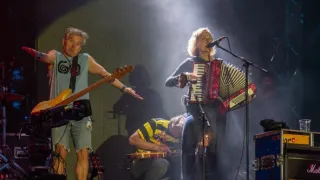 Tři sestry: 40 let na scéně