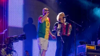 Tři sestry: 40 let na scéně