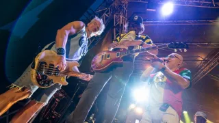 Tři sestry: 40 let na scéně