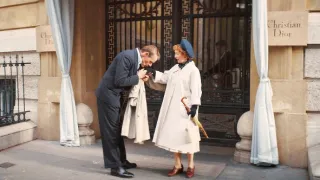 Paní Harrisová jede do Paříže