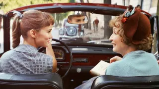 Paní Harrisová jede do Paříže