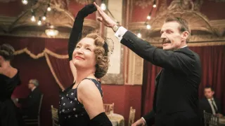 Paní Harrisová jede do Paříže