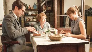 Paní Harrisová jede do Paříže