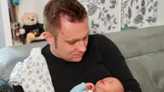 Tátové v rolích matek