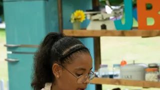 Peče celá Británie Junior IX