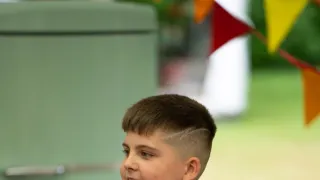 Peče celá Británie Junior IX