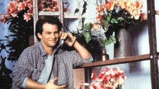 Posteľ plná ruží