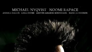 Dievča, ktoré koplo do osieho hniezda