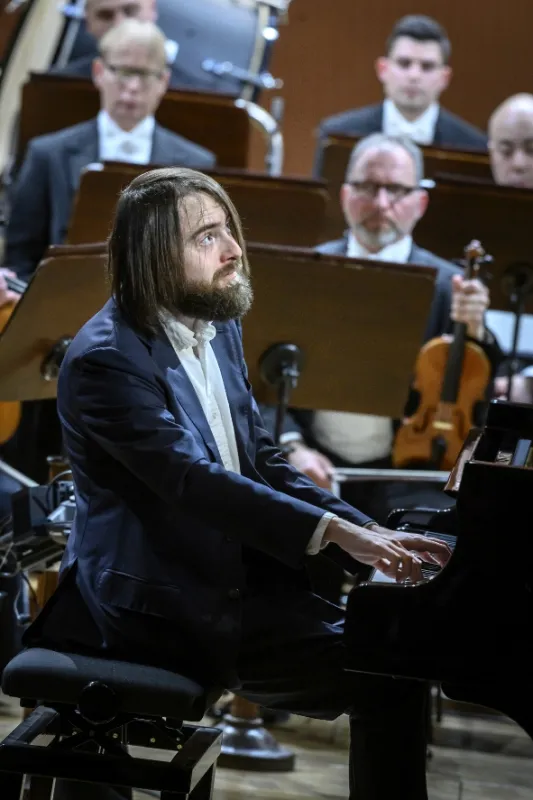 Jakub Hrůša diriguje Skrjabina a Suka, 2023 - fotogaléria