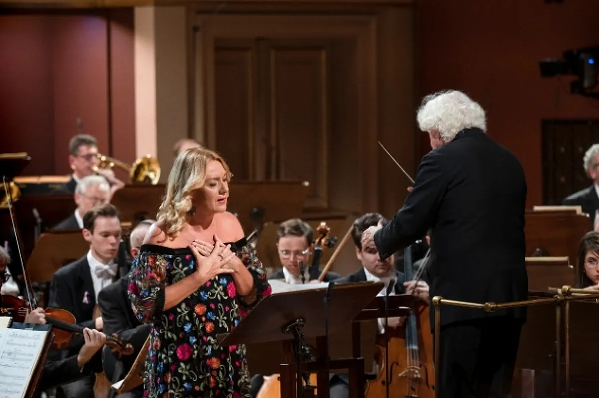 Sir Simon Rattle diriguje české a terezínské autory, 2022 - fotogaléria