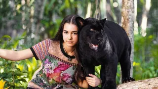 Ella a čierny jaguár