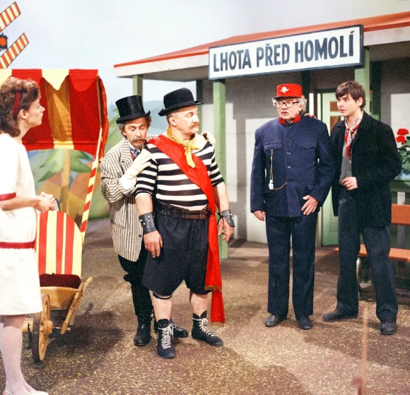 Tři obři a vlak, 1987 - fotogaléria