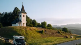 V karavanu po Slovinsku (4/6)