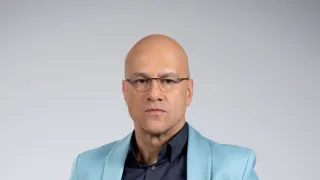 Cápák között IX (4)