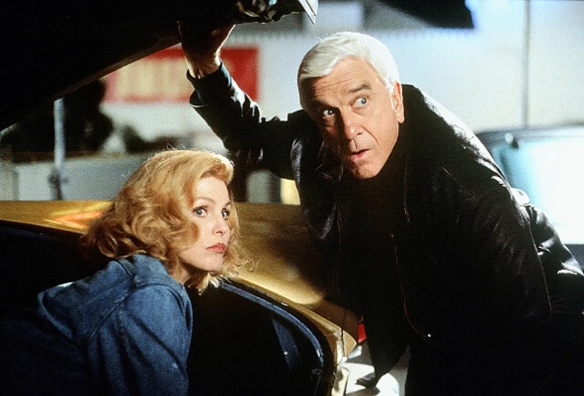 Bláznivá střela 33 1/3: Poslední trapas (Naked Gun 33 1/3: The Final Insult), 1994 - fotogaléria