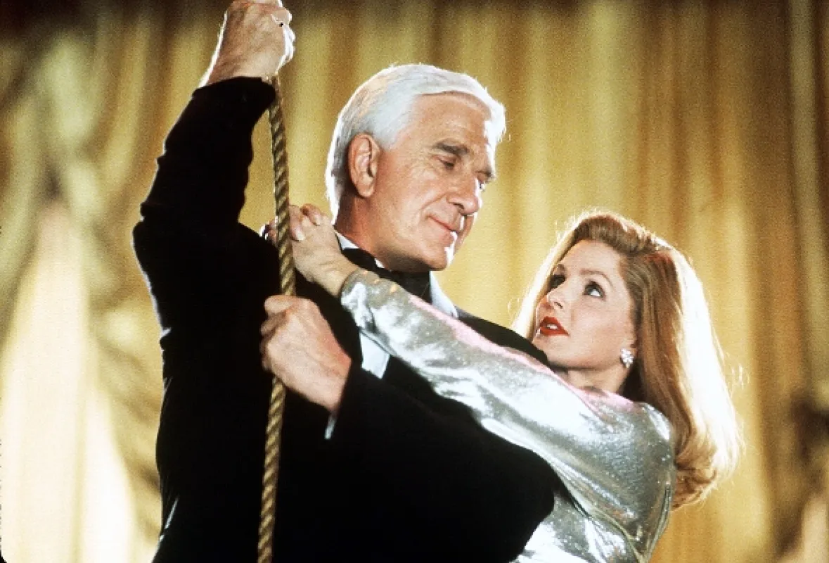 Bláznivá střela 33 1/3: Poslední trapas (Naked Gun 33 1/3: The Final Insult), 1994 - fotogaléria