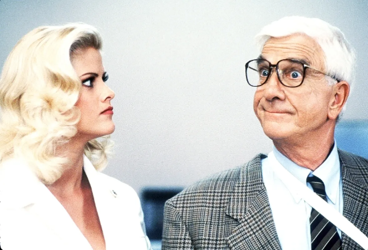Bláznivá střela 33 1/3: Poslední trapas (Naked Gun 33 1/3: The Final Insult), 1994 - fotogaléria