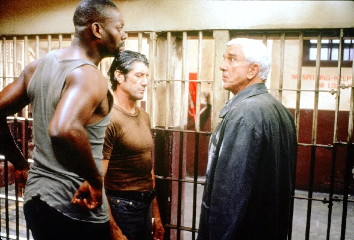Bláznivá střela 33 1/3: Poslední trapas (Naked Gun 33 1/3: The Final Insult), 1994 - fotogaléria