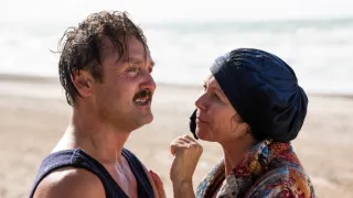 Hotel na pobřeží (2/33)