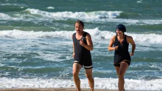 Hotel na pobřeží (2/33)