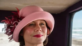 Hotel na pobřeží (2/33)