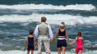 Hotel na pobřeží (3/33)