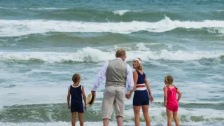 Hotel na pobřeží (3/33)