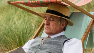 Hotel na pobřeží (3/33)