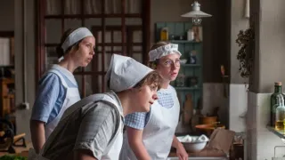 Hotel na pobřeží (4/33)