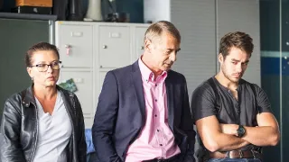 V. I. P. vraždy II (8)