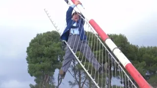 Tonoucí se stébla chytá