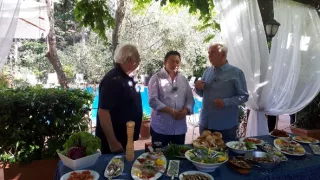 Vůně albánské kuchyně s Miroslavem Donutilem