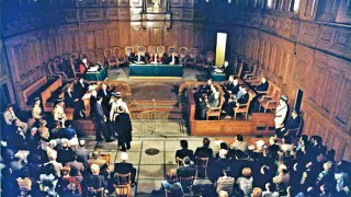 Dva muži ve městě