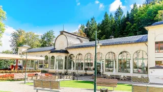 Naše lázně (3/10)