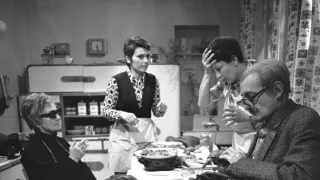 Taková normální rodinka (1/8)