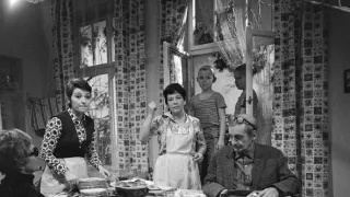 Taková normální rodinka (1/8)