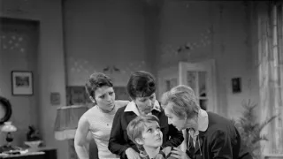 Taková normální rodinka (1/8)