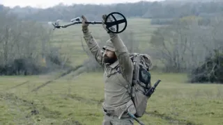 Detektiv s detektorem II (2)