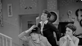 Taková normální rodinka (3/8)