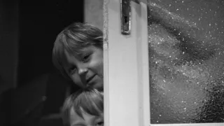 Taková normální rodinka (3/8)