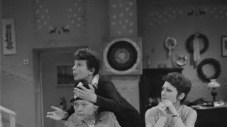 Taková normální rodinka (4/8)