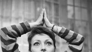 Taková normální rodinka (4/8)