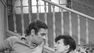 Taková normální rodinka (4/8)